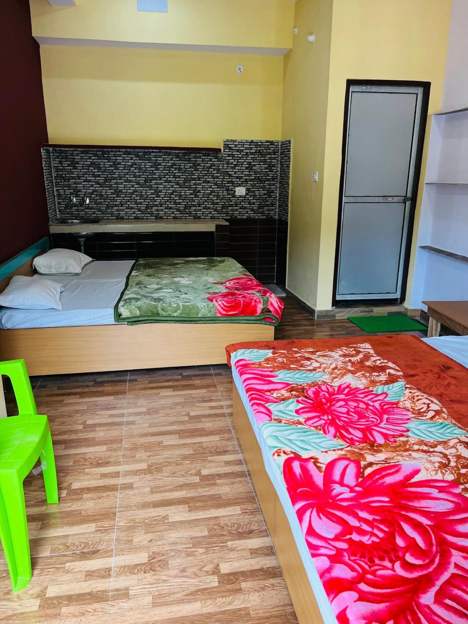 Girish Alay Home Stay Rudraprayag Ngoại thất bức ảnh
